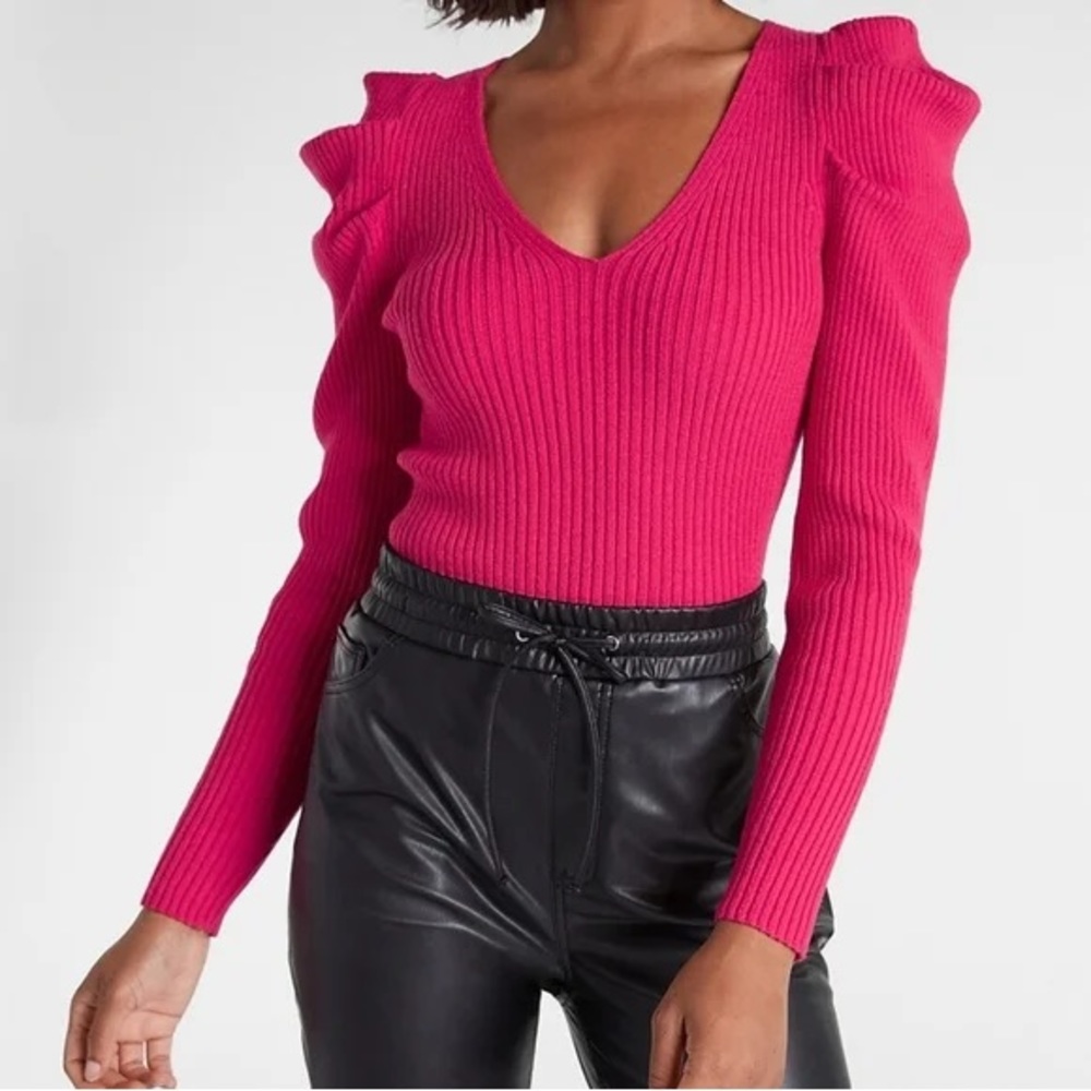 NWT Express V-Neck Puff Sleeve Knit Sweater Hot Pink. Size XSmall